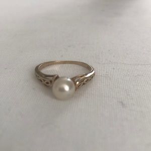 Gold & Pearl ring